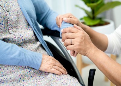 Genitore in RSA: come richiedere l’indennizzo forfettario con Sanimoda